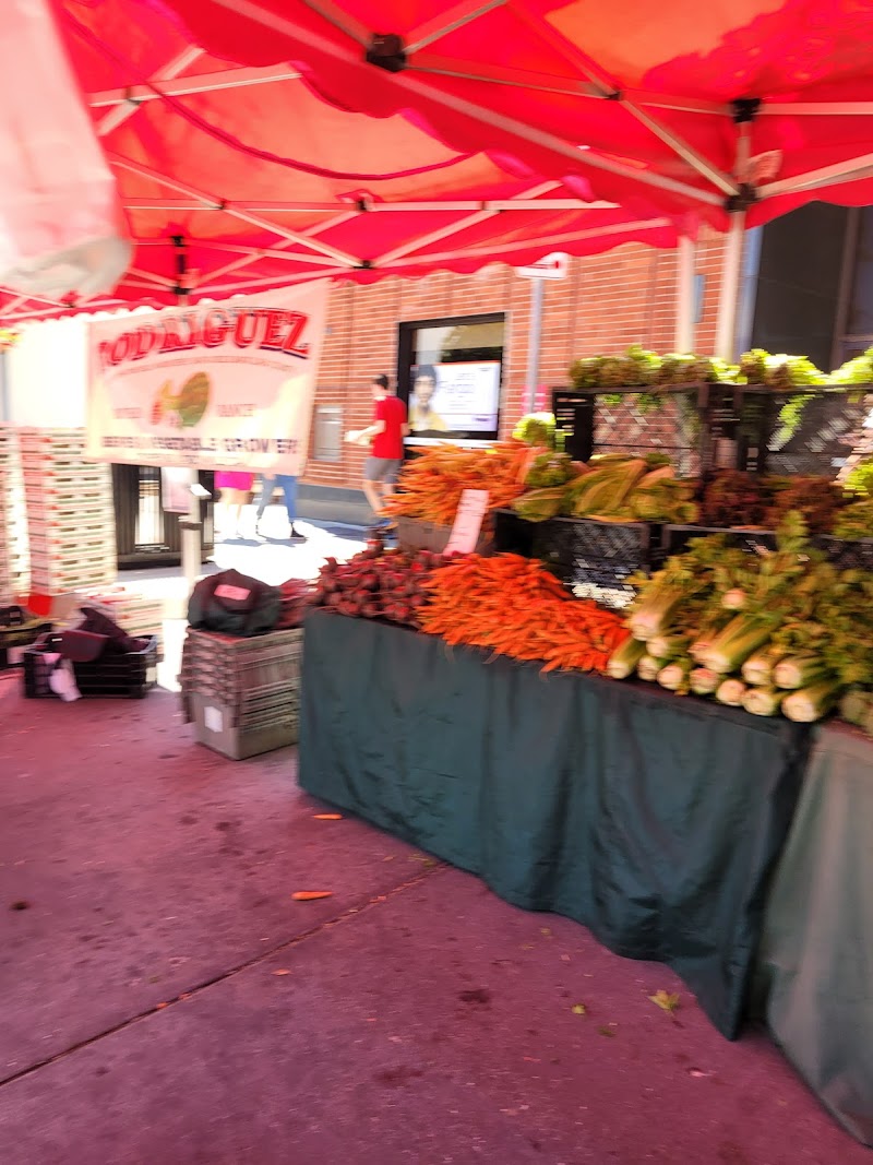San Carlos Farmers' Market photo 3
