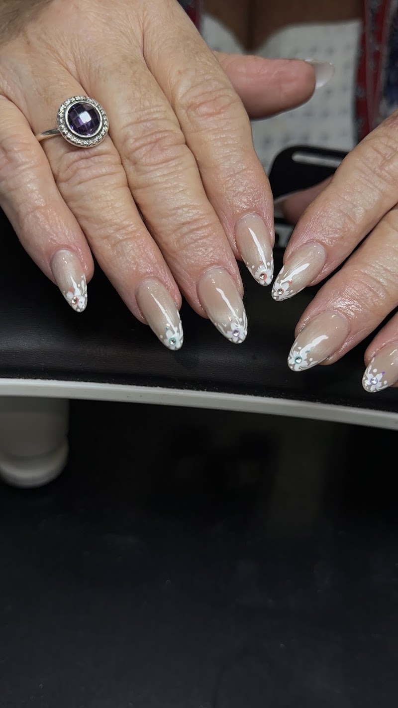 Lauras Southern Charm Salon photo 2