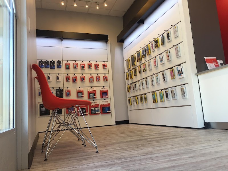 uBreakiFix - Phone and Computer Repair photo 5