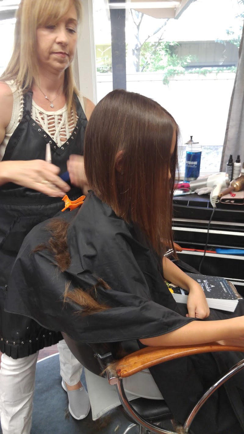 Divine Design Salon photo 3
