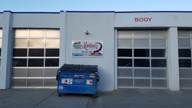 Martinez Auto Body Shop photo 5