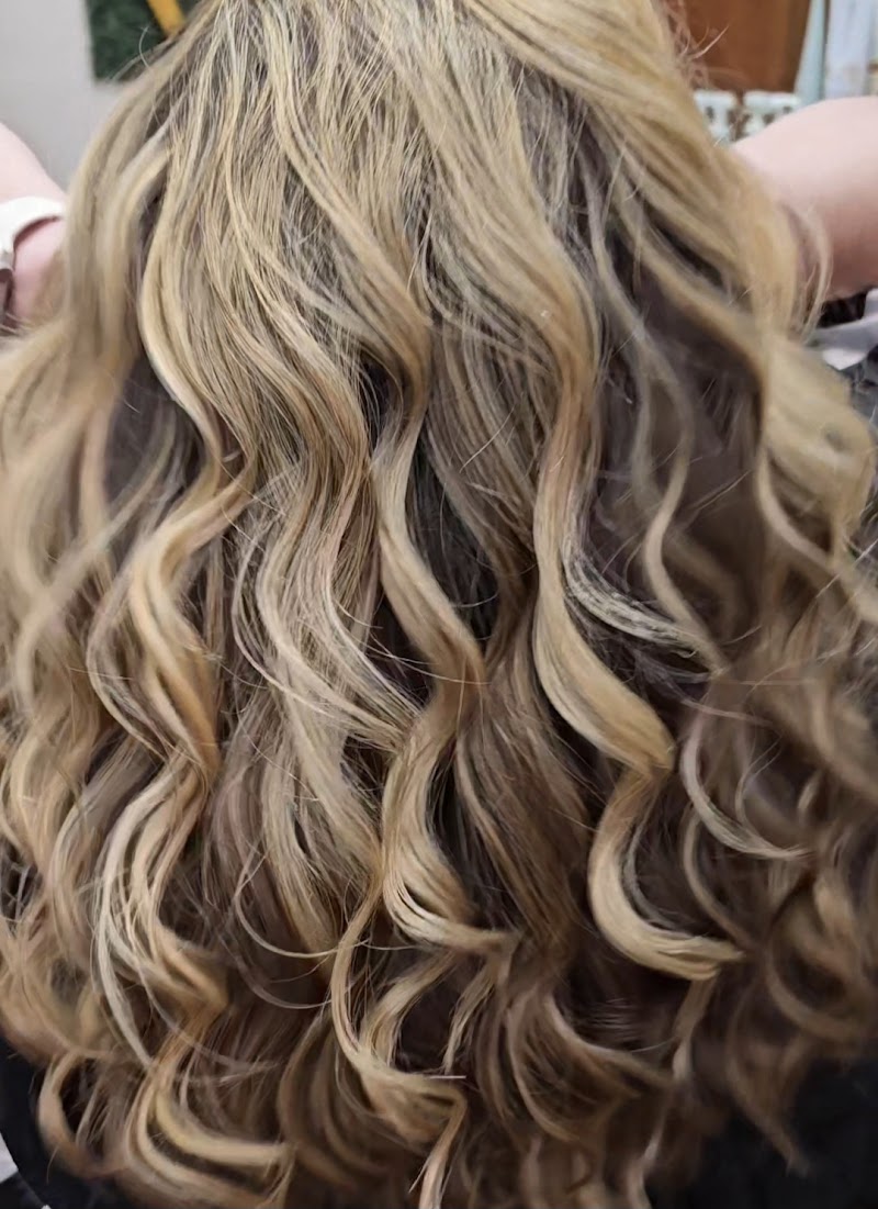 Sola Salons photo 3