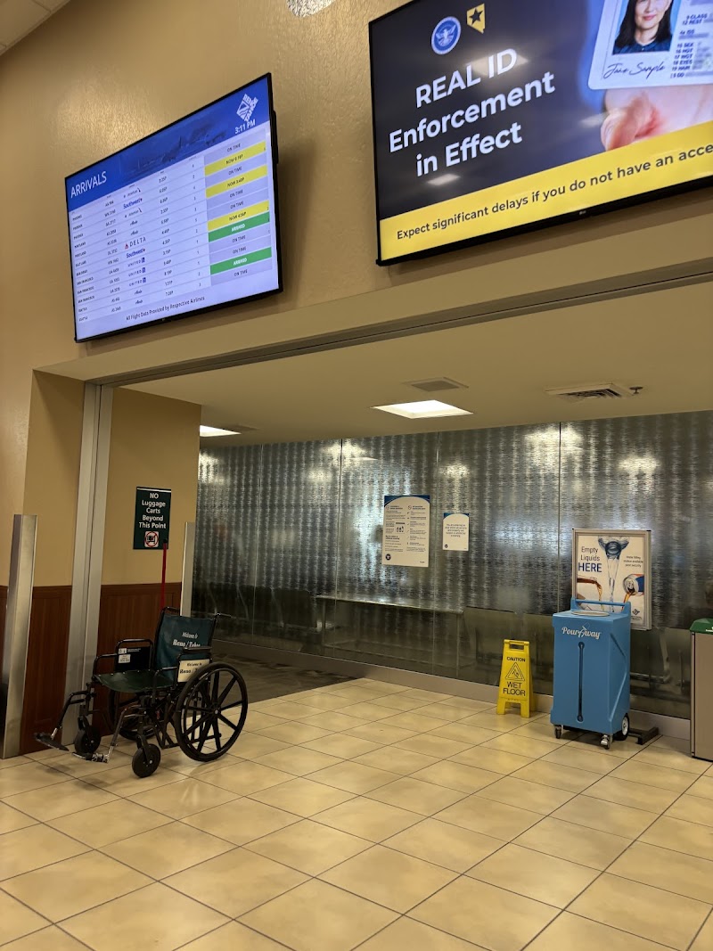 Reno-Tahoe International Airport photo 5