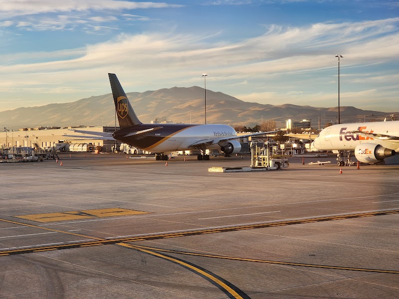 Reno-Tahoe International Airport photo 3