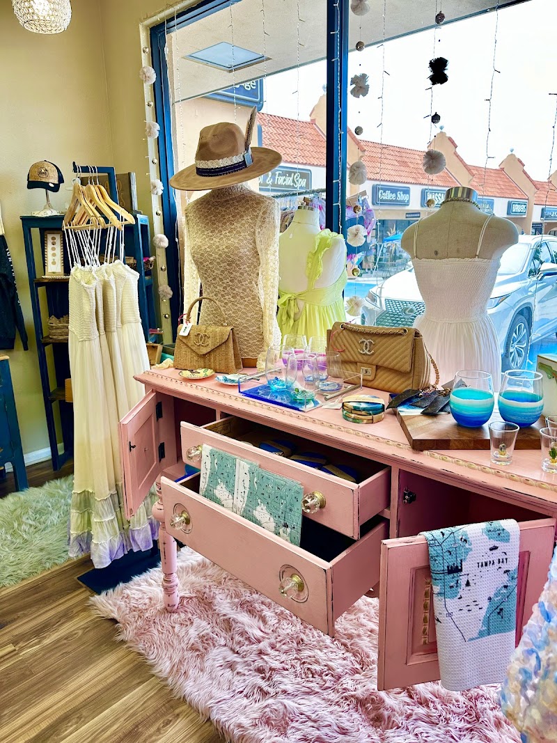 Salty & Chic Boutique- Seminole photo 3