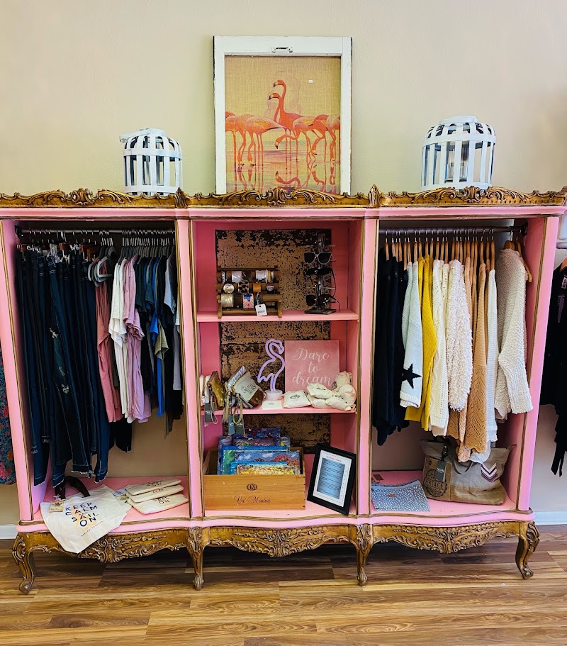 Salty & Chic Boutique- Seminole photo 4