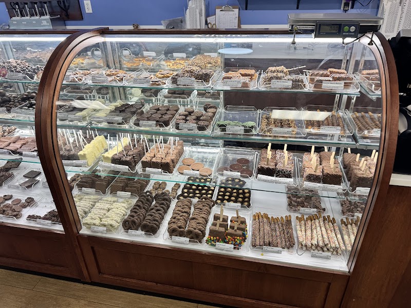 Kilwins Ice Cream - Chocolate - Fudge photo 5