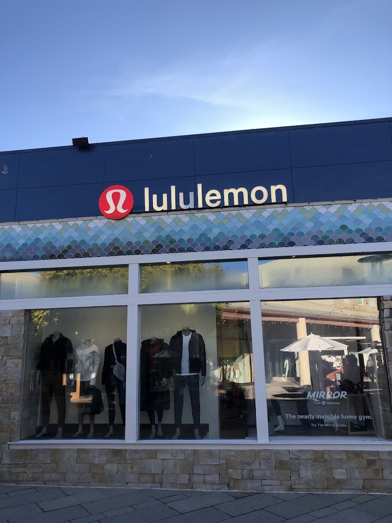 lululemon photo 3