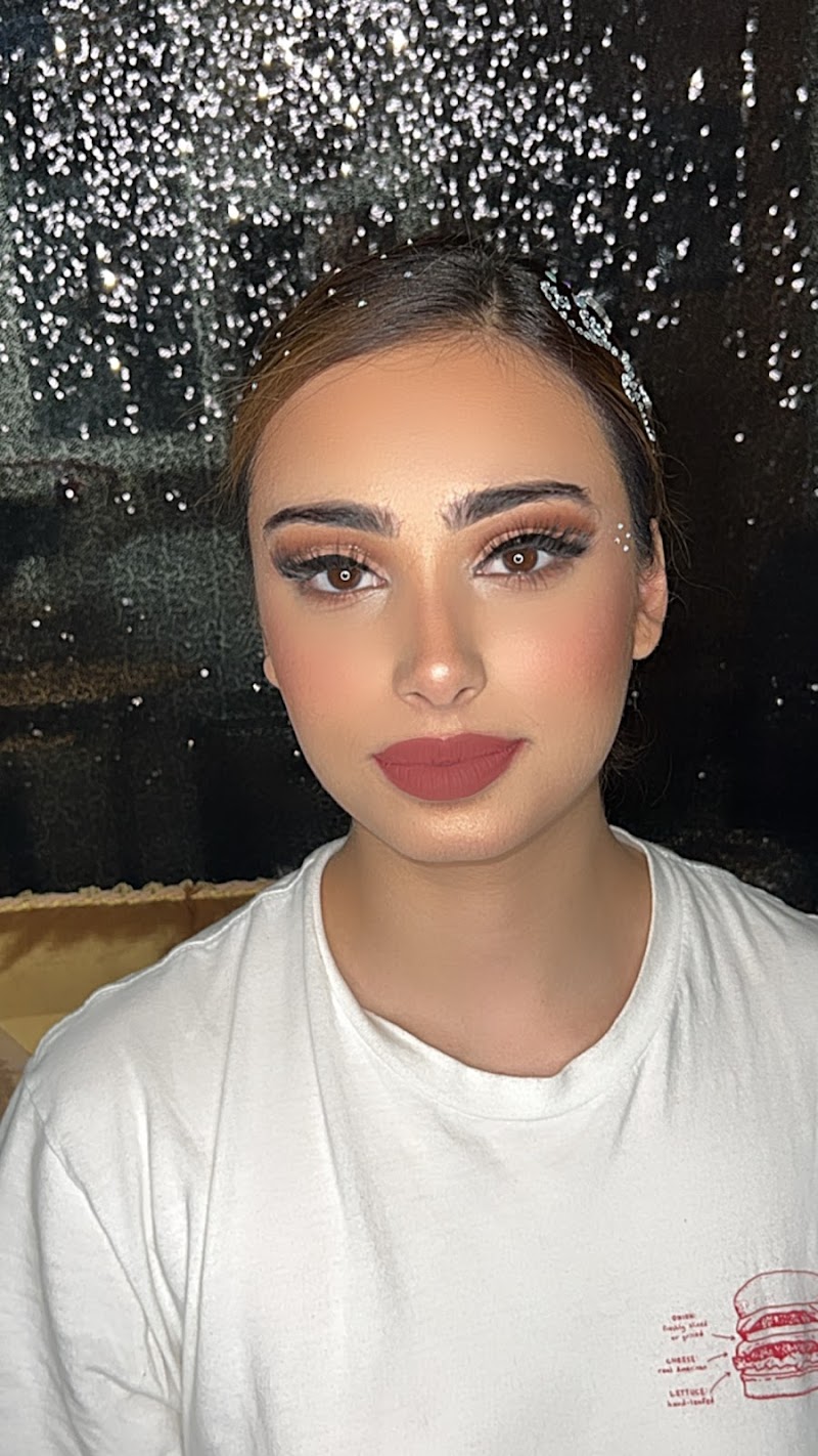 Photo of Makeup by Manija