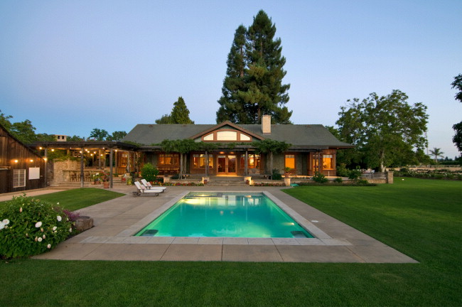 Julie Larsen | Broker Associate - Compass photo 4
