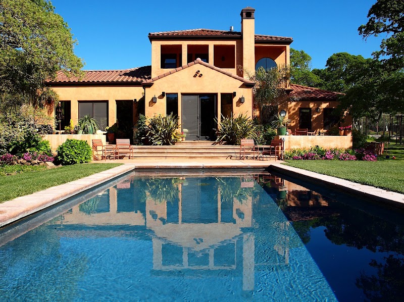 Julie Larsen | Broker Associate - Compass photo 2