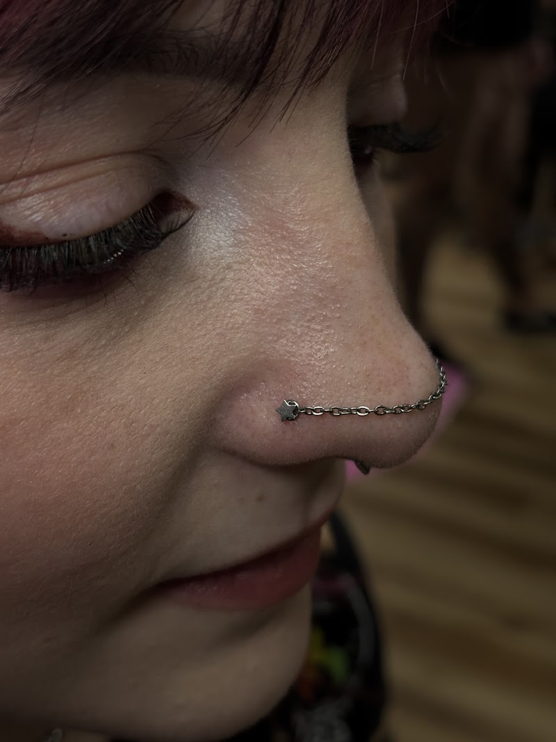 PoutyPiercings photo 5