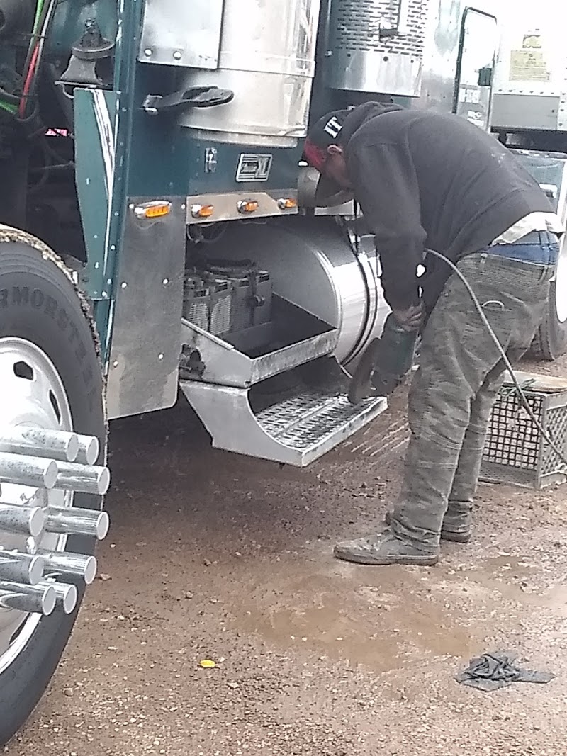Eloy Show Truck Polishing photo 2