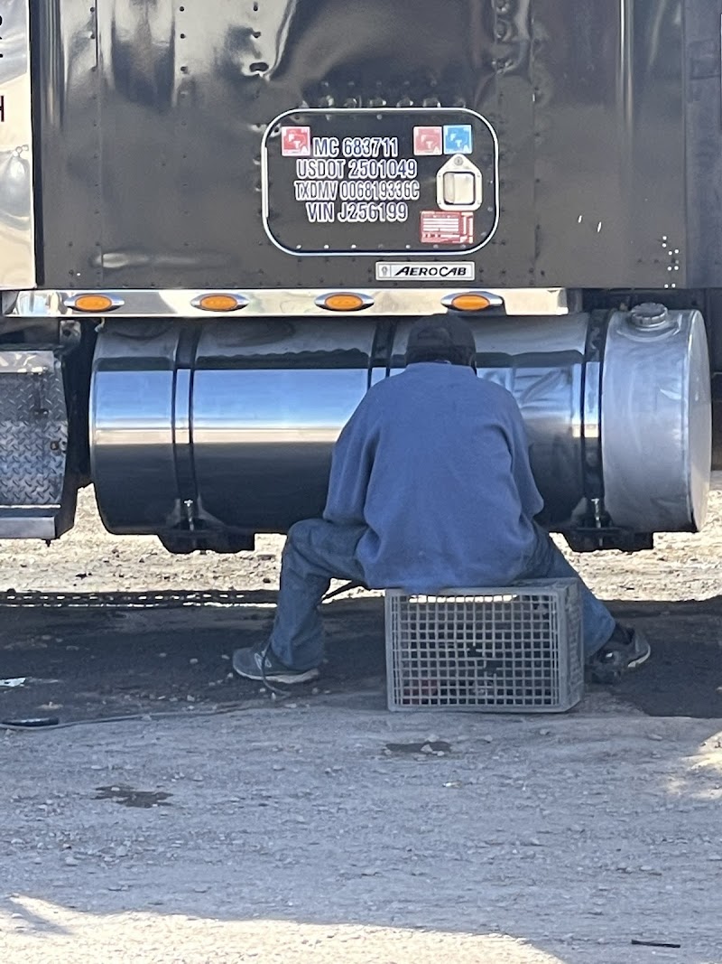 Eloy Show Truck Polishing photo 4