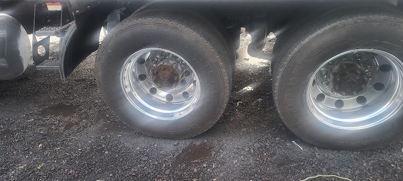 Eloy Show Truck Polishing photo 3
