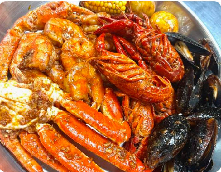 Crabby Village Seafood Boil – 4th St N Seafood Restaurant photo 3