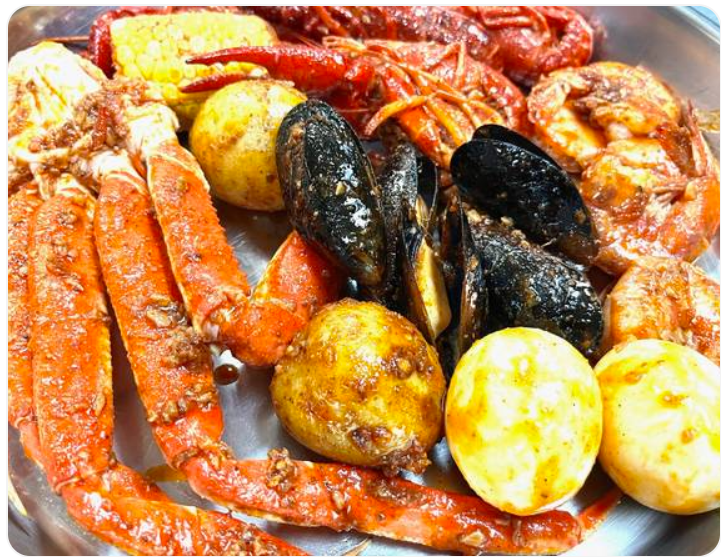 Crabby Village Seafood Boil – 4th St N Seafood Restaurant photo 2