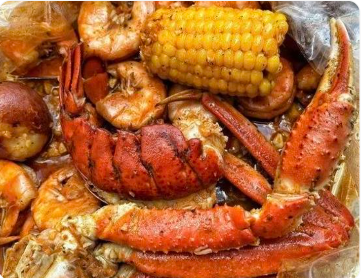Crabby Village Seafood Boil – 4th St N Seafood Restaurant photo 4