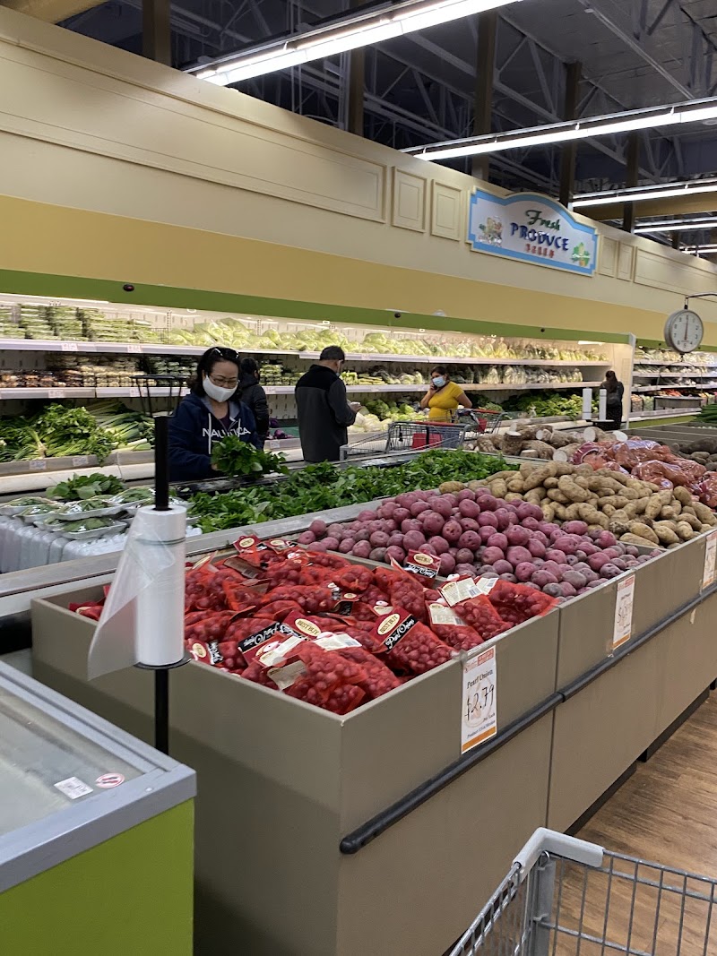 Lee Lee International Supermarkets photo 3