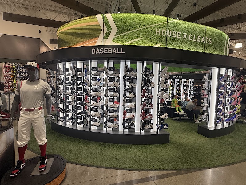 DICK'S Sporting Goods photo 3