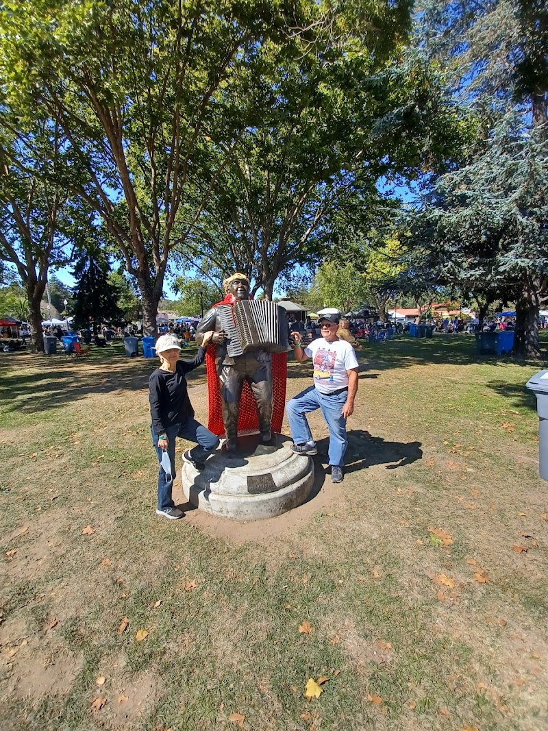 La Plaza de Cotati photo 5