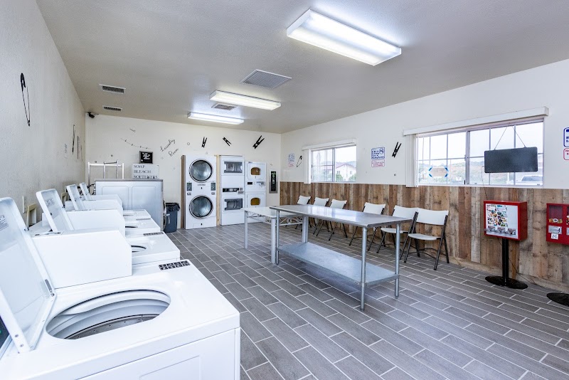 Silverbelt Stays & Laundromat photo 4