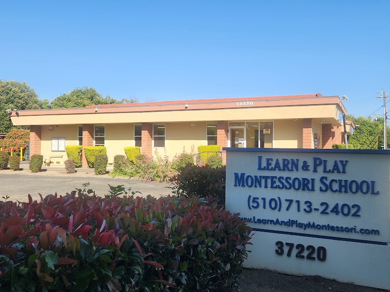 Learn and Play® Montessori School & Child Care Maple photo 3