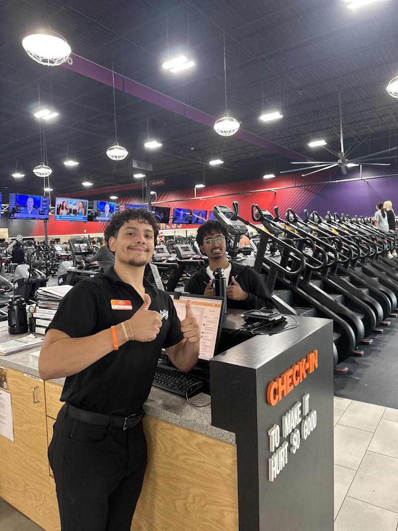 Crunch Fitness - Wesley Chapel photo 4