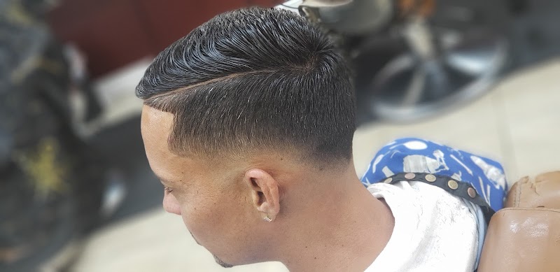 Rayzors Barber Shop photo 5