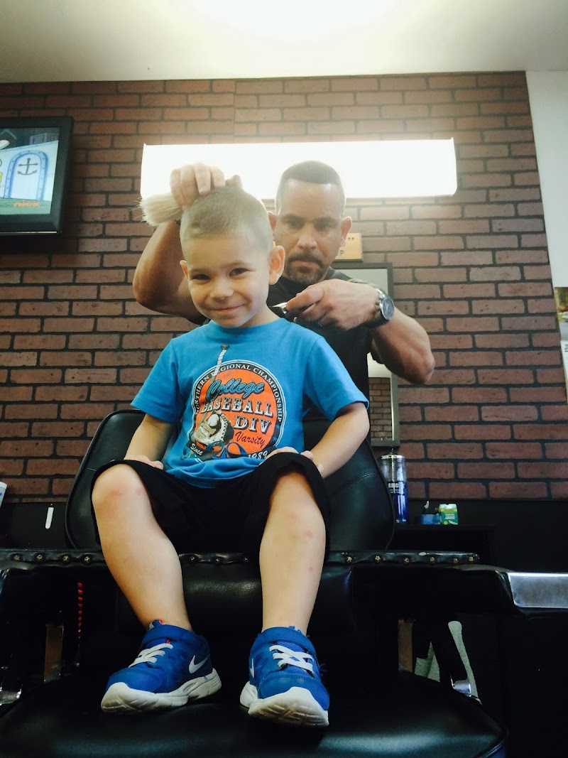 Li'l Ev's Barber Shop photo 3