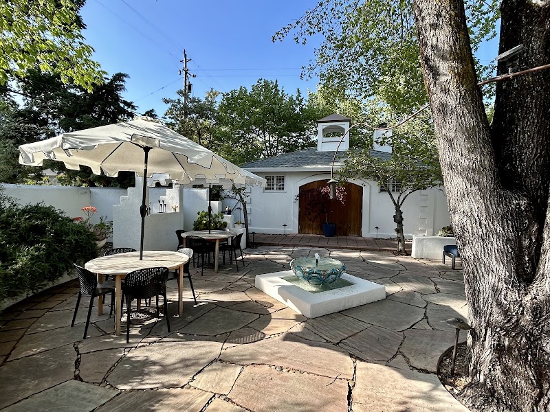 Cottage Inn & Spa photo 4