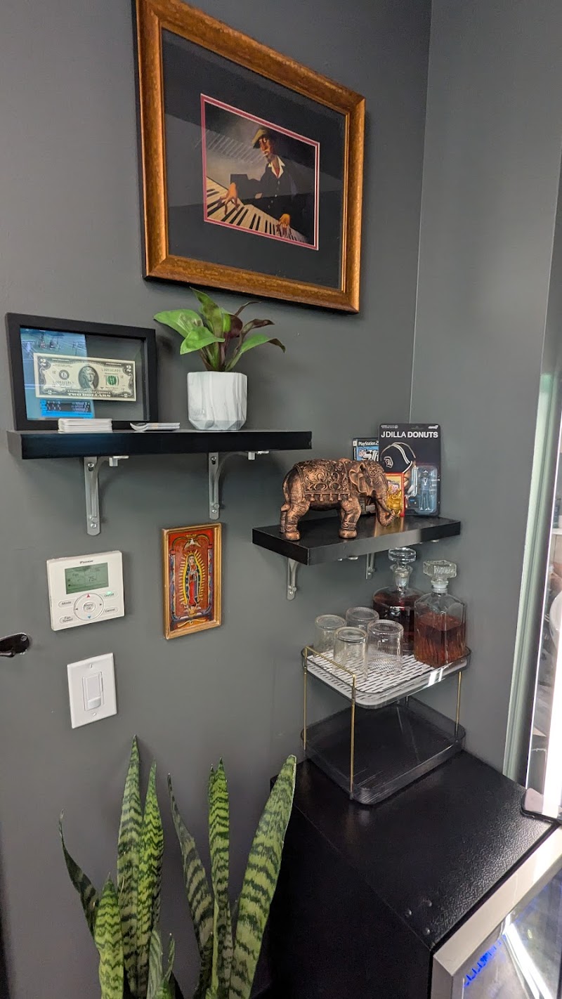 Crown and Beard Barbershop photo 5