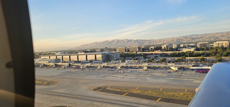 XsJet Aircraft Maintenance LLC photo 3