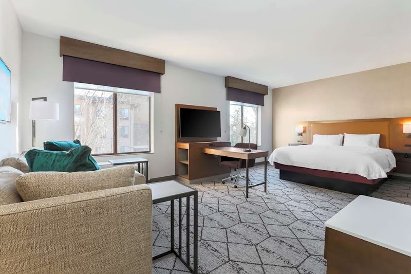 Hampton Inn & Suites Windsor - Sonoma Wine Country photo 2