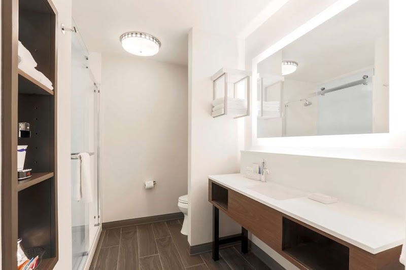 Hampton Inn & Suites Windsor - Sonoma Wine Country photo 4
