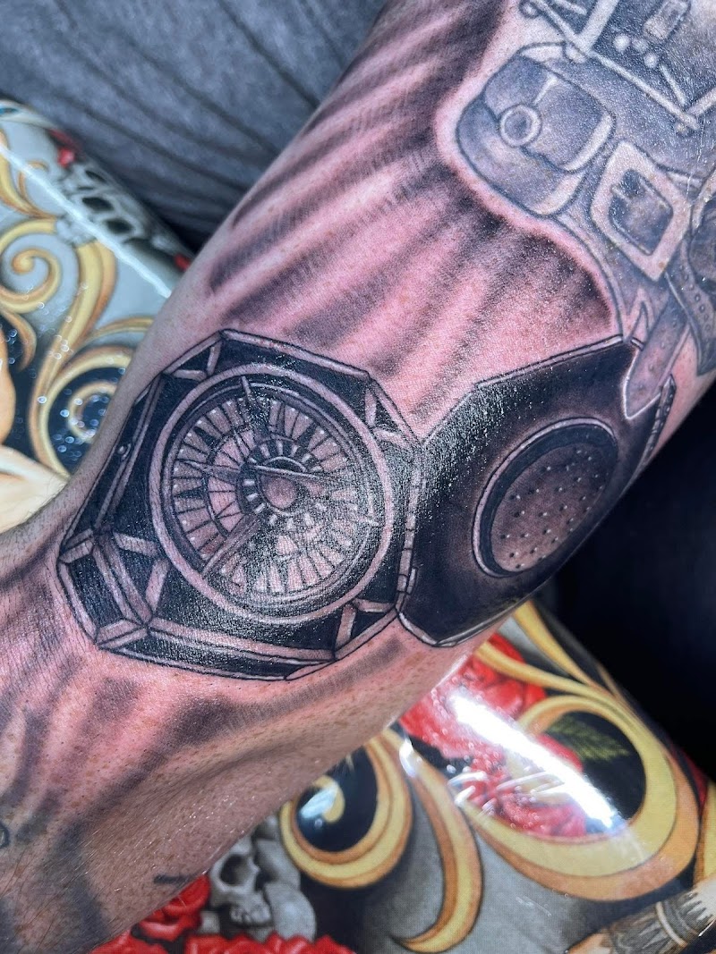 Elevated Art Tattoo and Piercing photo 3