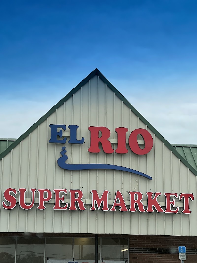 El Rio Super Market photo 3