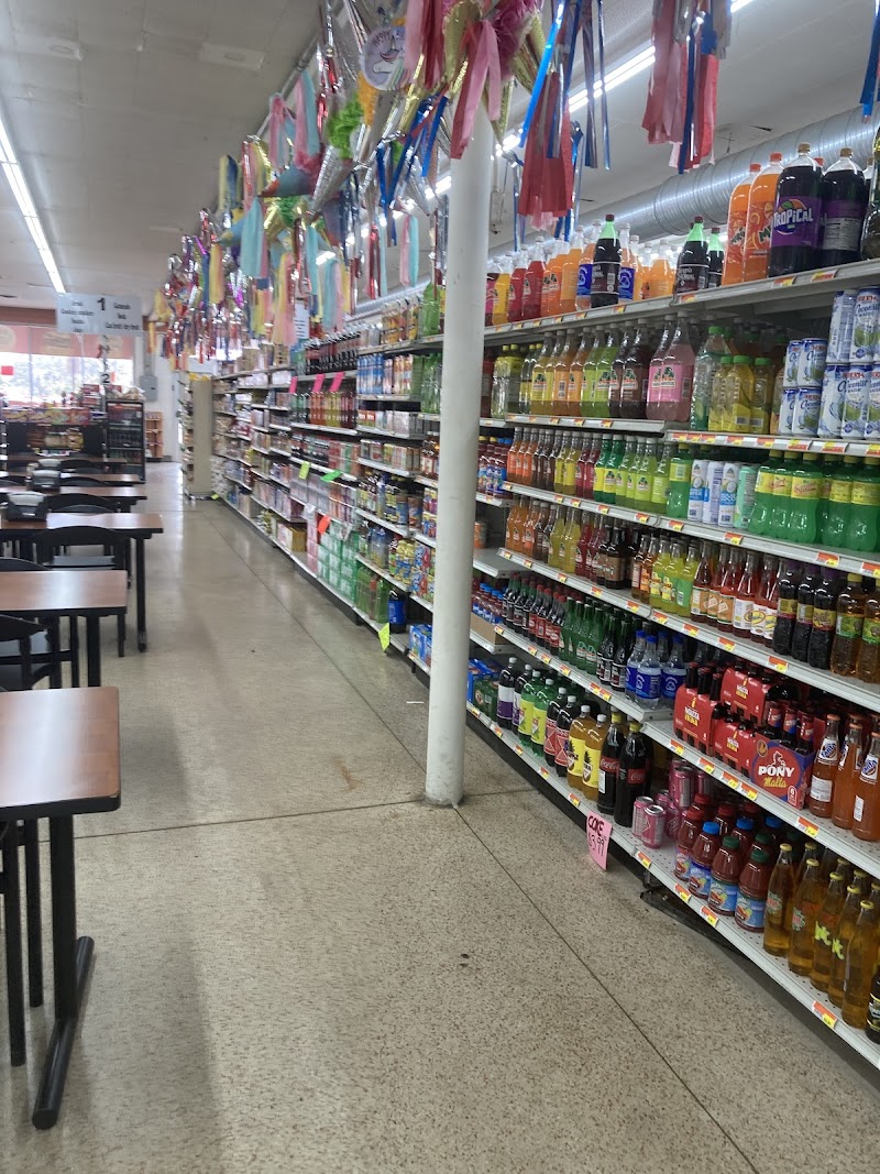 El Rio Super Market photo 2