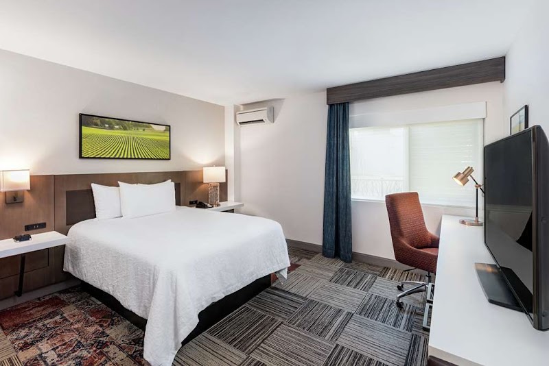 Hilton Garden Inn Davis Downtown photo 2