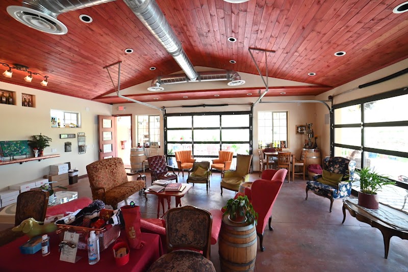 Waggin' Vineyard & Estate photo 3
