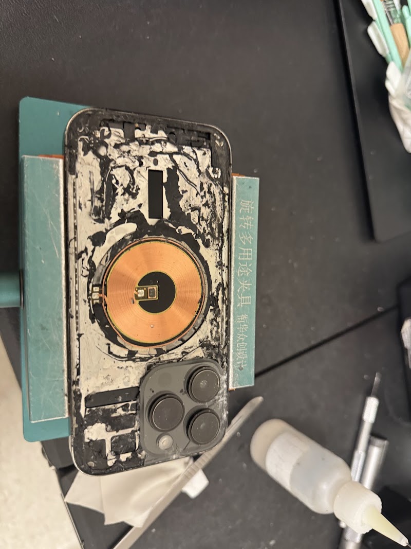 IPHONE REPAIR SERVICE photo 3