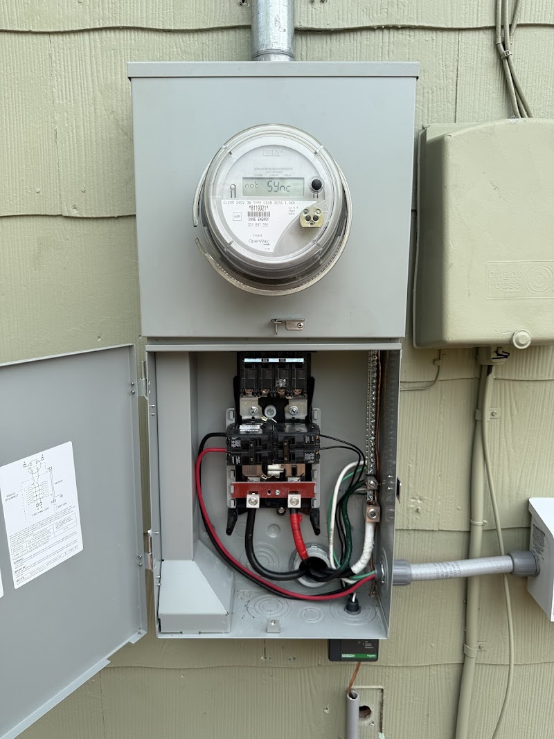 Honest Hanks Electrician photo 4