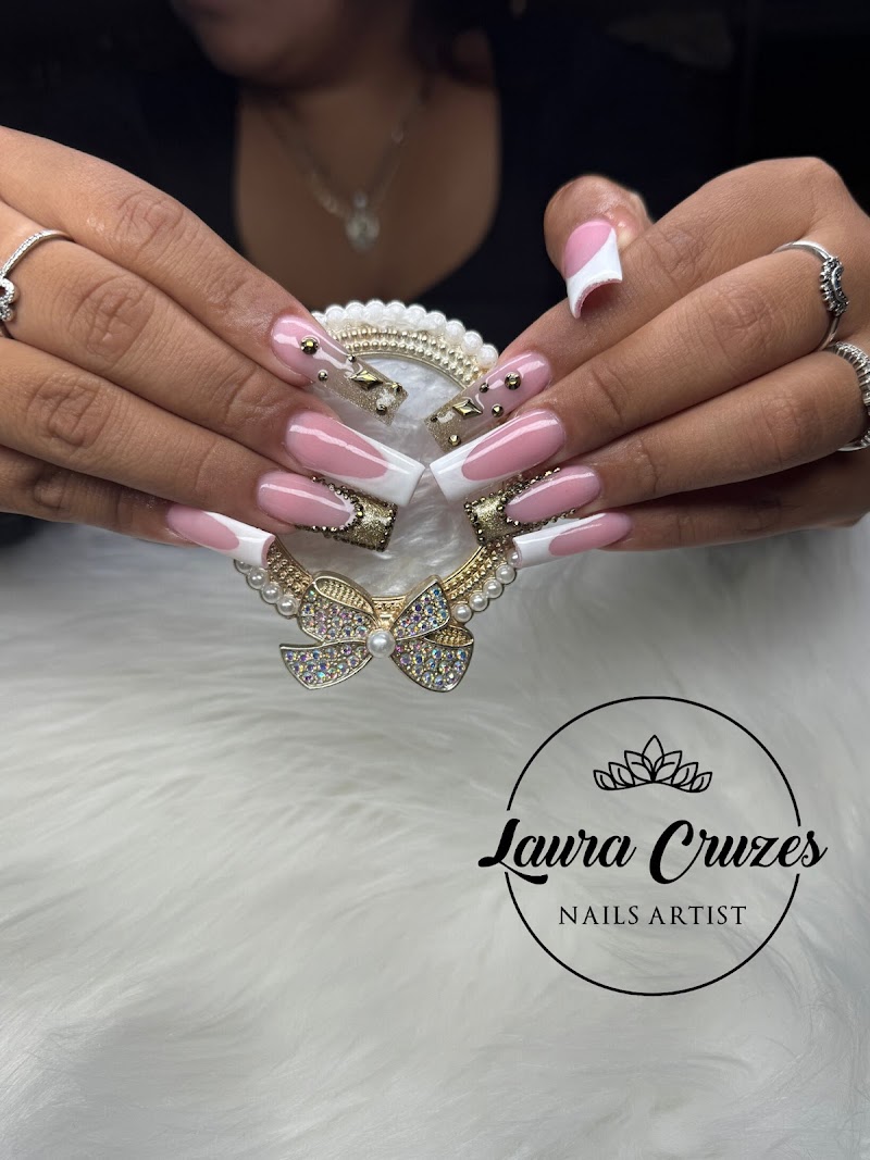 Photo of Laura Nail Artist