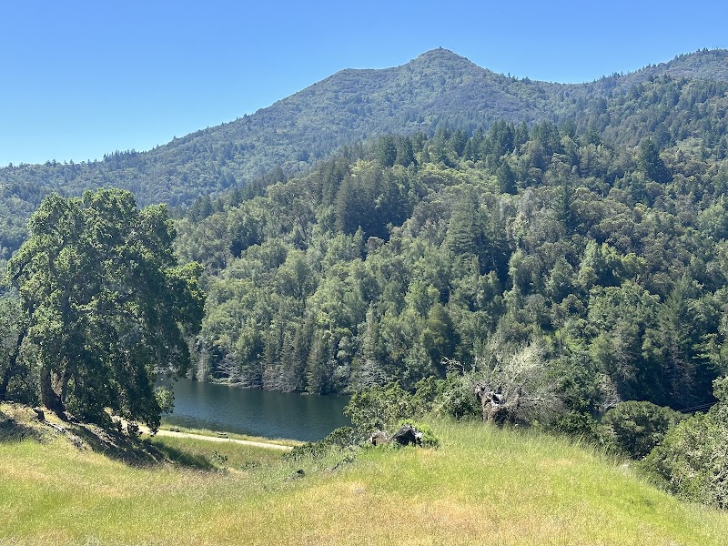 Deer Park Parking Area & Trailhead photo 5