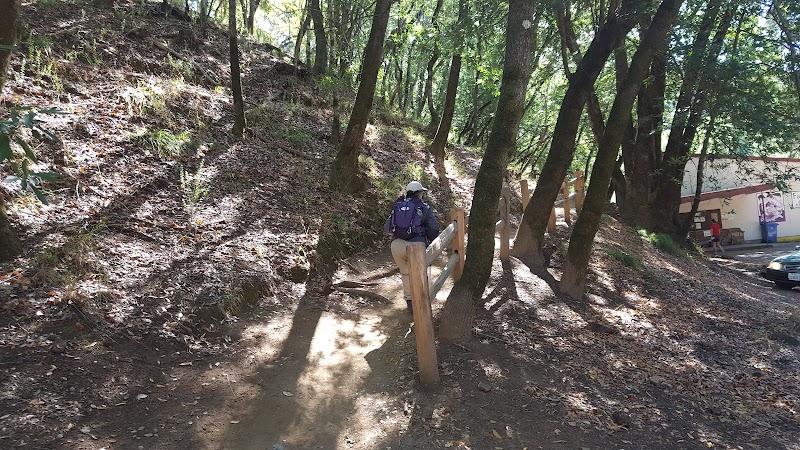 Deer Park Parking Area & Trailhead photo 3