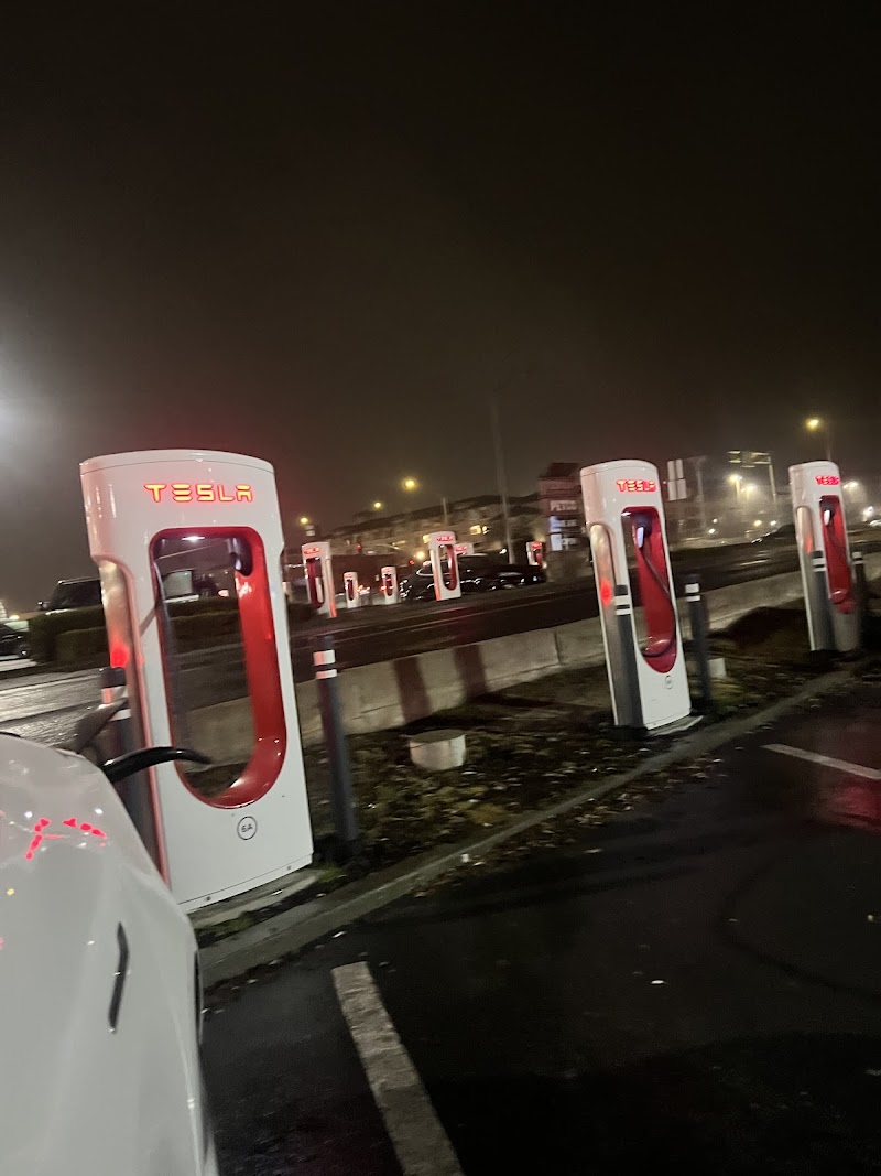 Tesla Supercharger photo 3