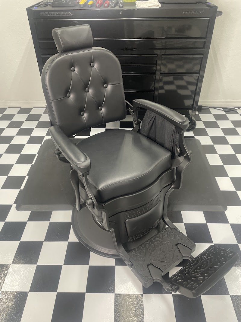 Louie’s Barber Studio photo 3