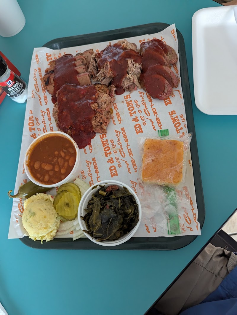 Ed & Toms Bar-B-Que photo 4