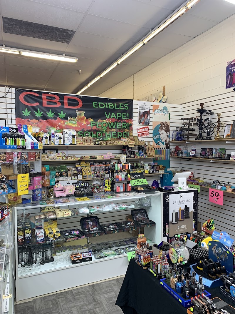 Club Vape Smoke Shop | THC-P, CBD & Vapes | Tampa Mall Flea Market photo 4