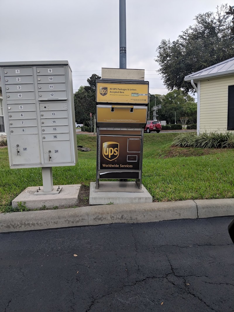 Photo of UPS Drop Box
